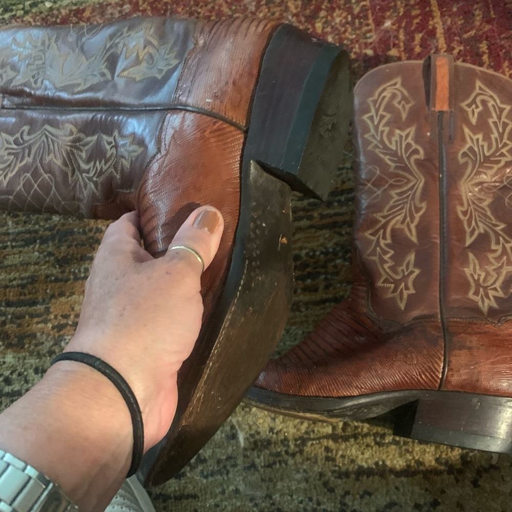 Size 10 men’s lizard cowboy boots